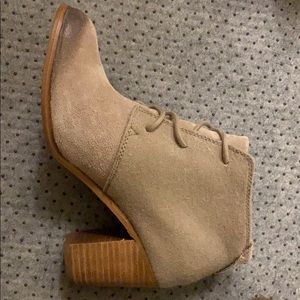 Toms Boots size 6 Barely worn